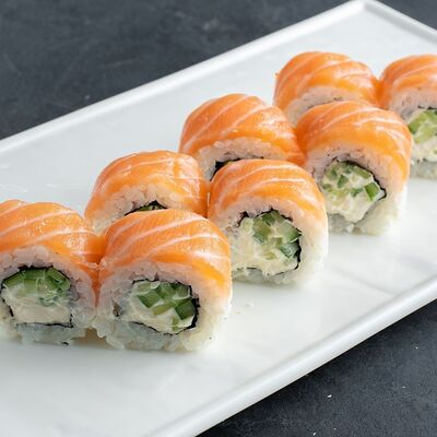 Ролл Творожный лосось в CRAZY SUSHI по цене 529 ₽