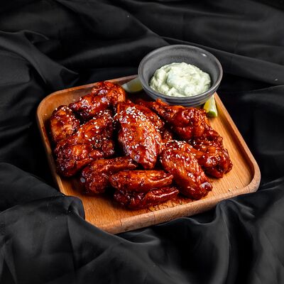 Куриные крылышкив имбирной глазури в Gatsby по цене 830 ₽