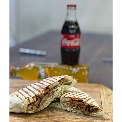 Шаурма в арабском лаваше в Шаурма &Гриль Халяль по цене 440 ₽