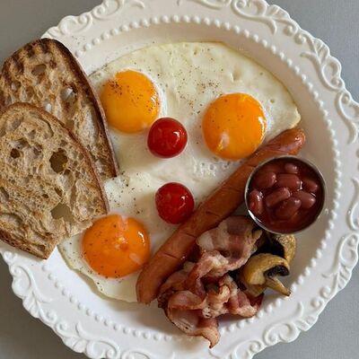 Анлийский завтрак в Кафе Slasty Store по цене 830 ₽