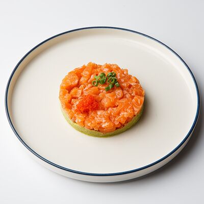 Тартар лосось в Avo kitchen & bar по цене 990 ₽