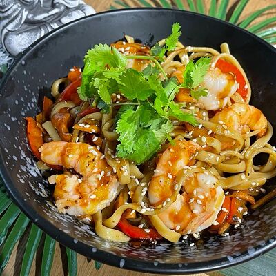Лапша с креветками в Wok Street по цене 649 ₽