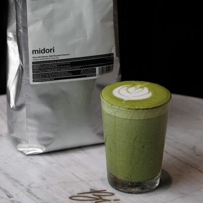 Зеленая матча-латте в Bisou Bisou Bistro по цене 550 ₽