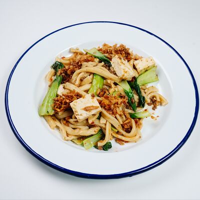 Удон с мясным фаршем, тофу и капустой бок чой в Китайка по цене 590 ₽