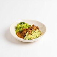 Томленые щёчки в соусе сливочный карри с фасолью, чампом и огурцом в Британские Пекарни