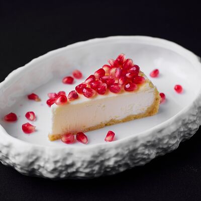 Чизкейк гранатовый в Эндорфин по цене 560 ₽