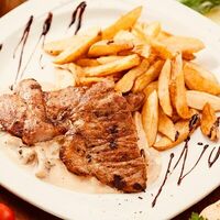 Говядина с картофелем фри в Шашлычный Домик