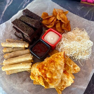 Ленинград в Rolling's по цене 726 ₽