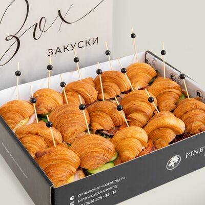 Круассаны в Pinewood catering по цене 3390 ₽