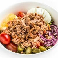 Салат тунец в Marrone Rosso