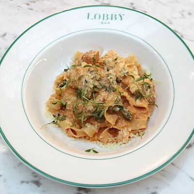 Паста с лососем и розовым соусом в Lobby Bar по цене 990 ₽