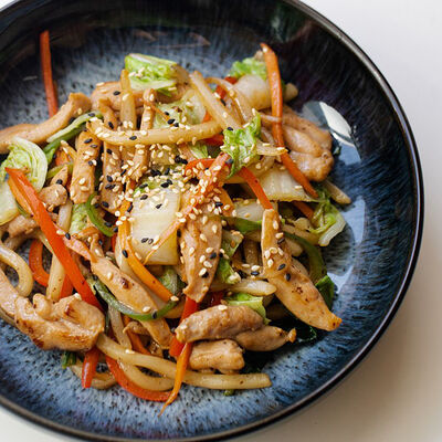 Удон с курицей в Under the sea по цене 590 ₽