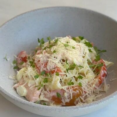 Паста папарделле с лососем и болгарским перцем в Prana по цене 890 ₽