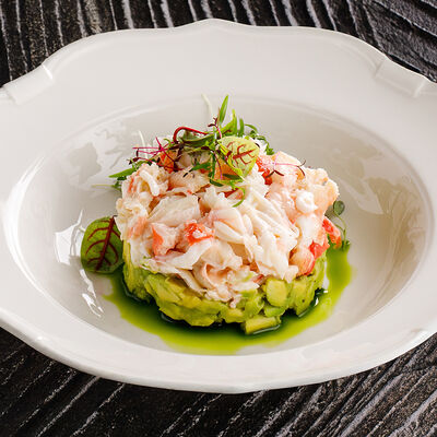 Тартар из краба и авокадо в Ginza по цене 2890 ₽