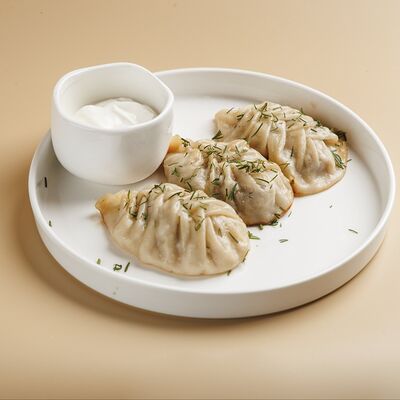 Самолепные манты с рубленной говядиной в Бабуля по цене 460 ₽