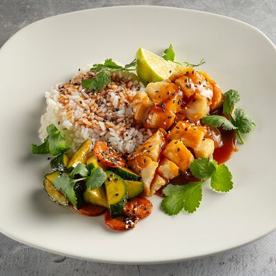 Окунь в кисло-сладком соусе в Мидийное место по цене 930 ₽