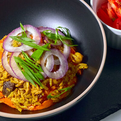 Плов с говядиной и нутом в Кафе Наше Место по цене 450 ₽