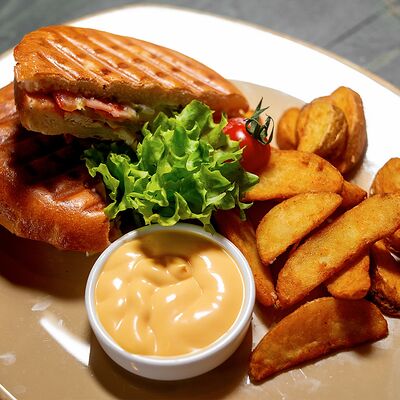 Сэндвич Мил ми в Meal me по цене 300 ₽