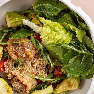 Боул с киноа и креветками в Avgust13 по цене 990 ₽