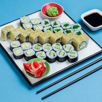 Сет Веган в ROLLS KING SUSHI KINGDOM