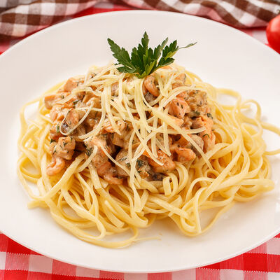 Паста с лососем в Lucky Pizza по цене 429 ₽