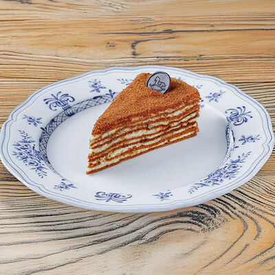 Торт Медовый в Онегин дача по цене 590 ₽
