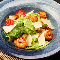 Цезарь с креветками в Mojo