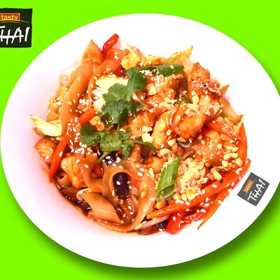 Вок Пад Тай с рисовой лапшой в Tasty Thai по цене 440 ₽