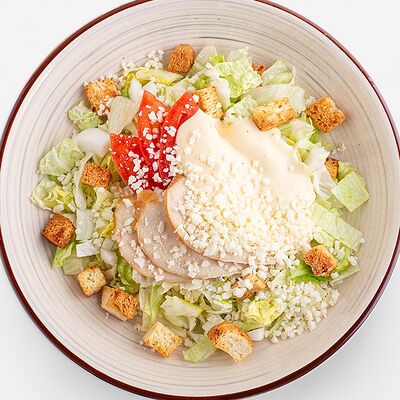 Салат Цезарь с курицей в Вилка Ложка по цене 205 ₽