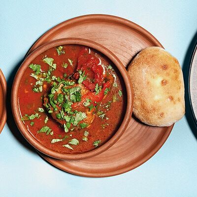 Чахохбили в Хачапури и вино по цене 290 ₽