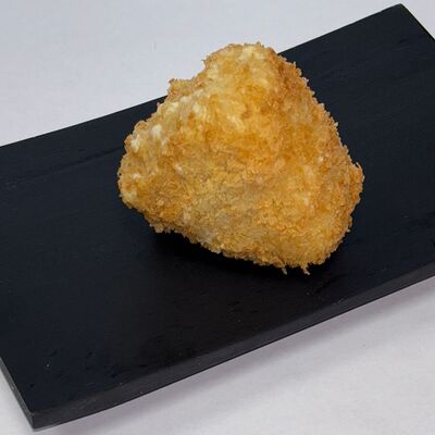 Жареные онигири с креветкой в Суши ЁМ по цене 263 ₽