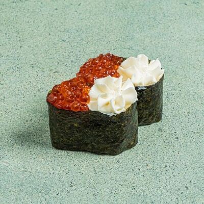 Гункан с красной икрой и сливочным сыром в ART FOOD по цене 12 р.