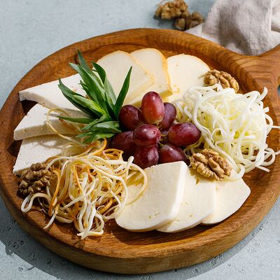 Ассорти из домашних сыров в Мангал&Грузия по цене 890 ₽