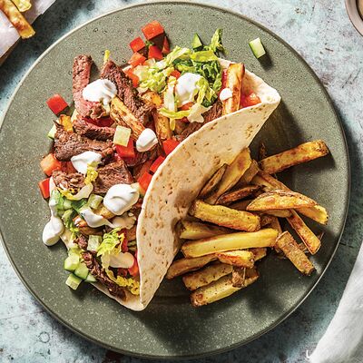 Шаверма на тарелке Хот плейт в Шаверма абдуллах по цене 350 ₽