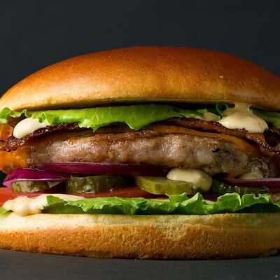 Бургер Мангал с курицей в МАНГАЛКОФЕ по цене 580 ₽