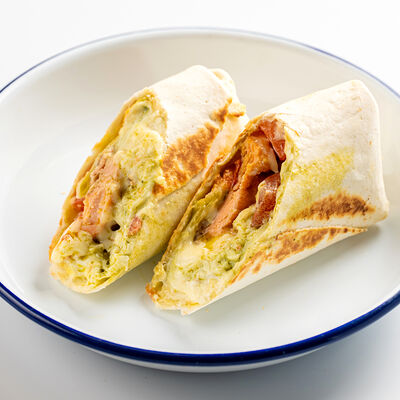 Ролл с лососем и соусом песто в Сити Пицца по цене 489 ₽