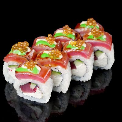 Ролл с тунцомв Sushi premier по цене 824 ₽