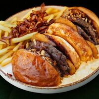 №5 Бургер фирменный в BBJ Grill & Bar