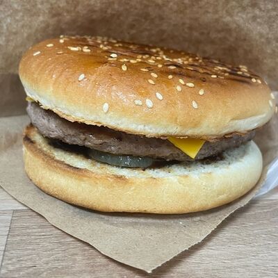 Чизбургер в Шаверма Bar по цене 500 ₽