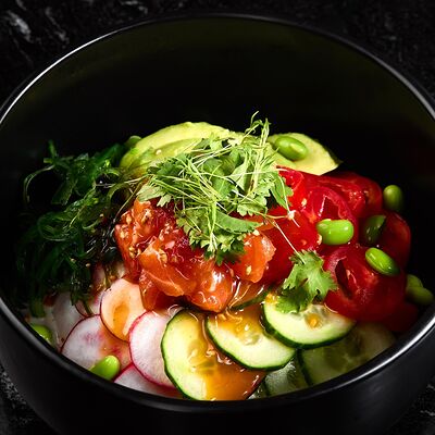 Поке с лососем в Look lounge по цене 830 ₽