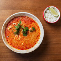 Суп Том ям с тигровыми креветками в Горячо