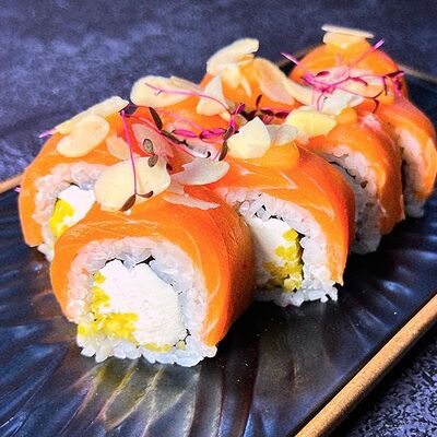 Филадельфия с манго в Бейкер суши по цене 1049 ₽