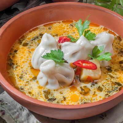 Суп с хинкали в Кацо по цене 380 ₽