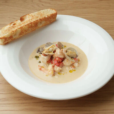 Сотэ из морепродуктов с фоккача в Salt по цене 790 ₽