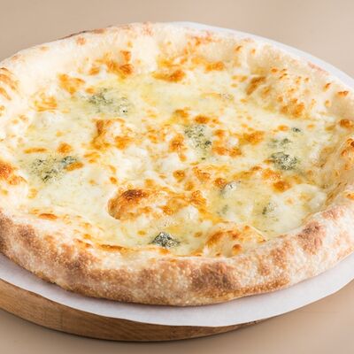 Пицца Четыре сыра в Мама Пицца & Роллы по цене 490 ₽