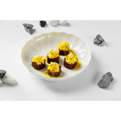 Ролл с бананом, манго и маракуйей в Филадельфия по цене 523 ₽