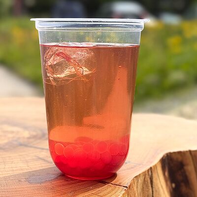 Малиново-клубничный улун с джус-боллами в COFFEEKATE по цене 450 ₽