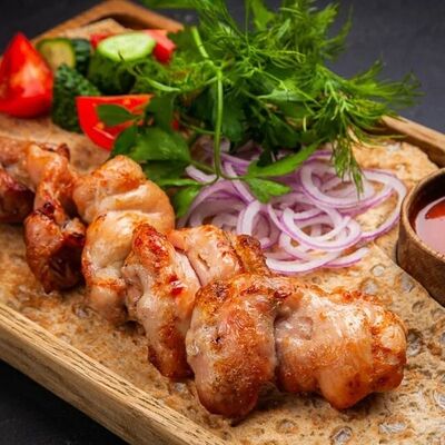 Шашлык из курицы на углях в Сербскийбургер по цене 2500 ₽