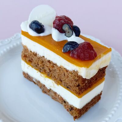 Торт морковный с облепихойв GelaTiAmo по цене 390 ₽