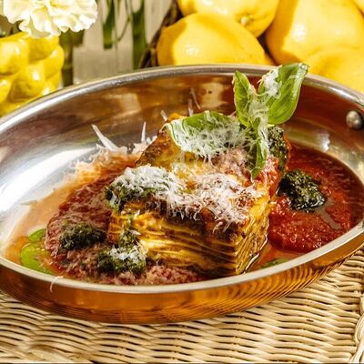 Лазанья из мраморной говядины с соусом пестов Dodici Italy по цене 990 ₽